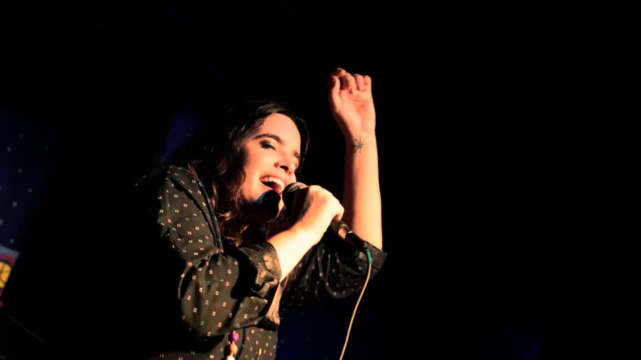 Dois Cordões - Allesandra Leão